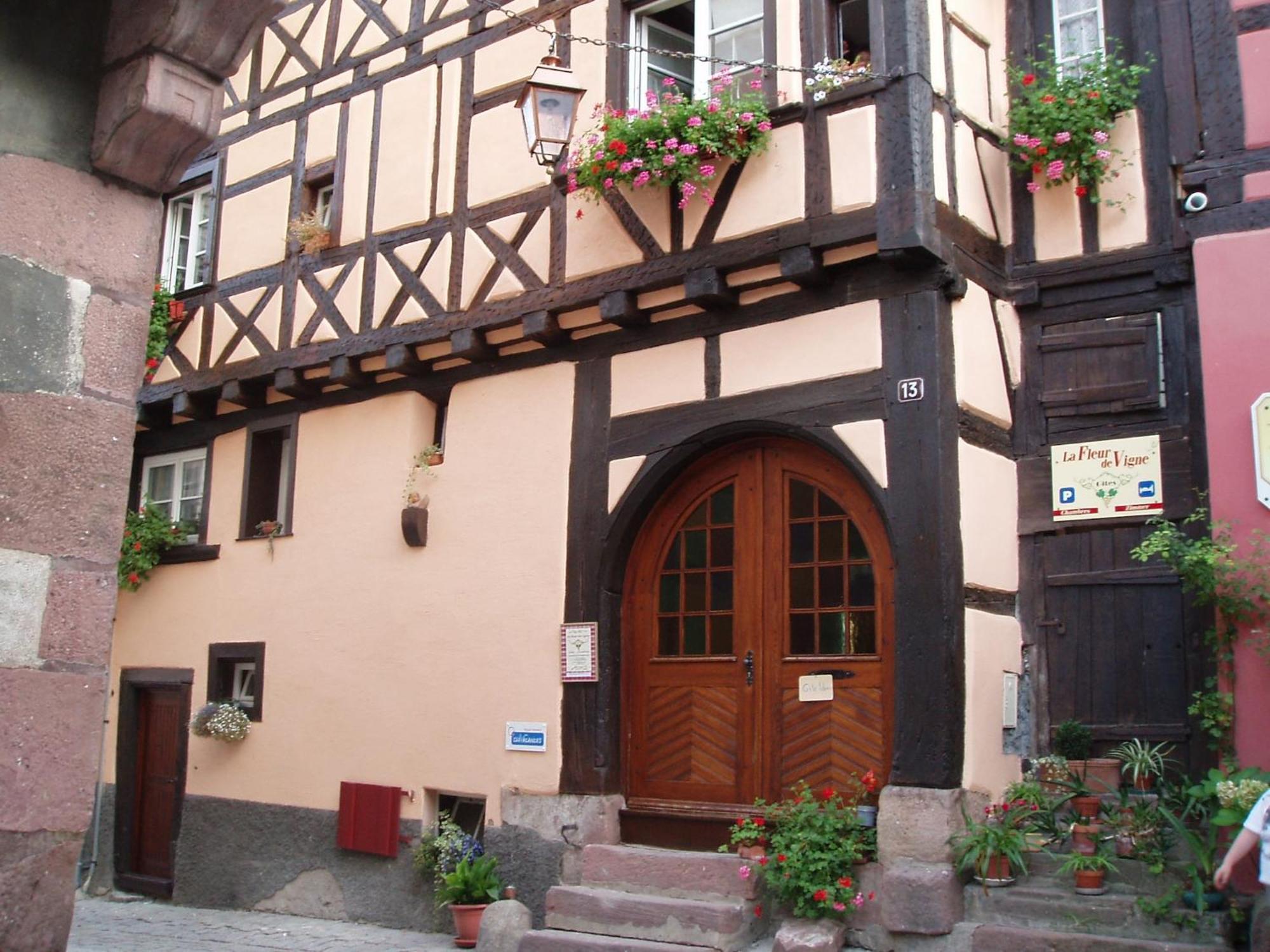 An Apartment In A 17Th Century Wine Grower S House Riquewihr Extérieur photo