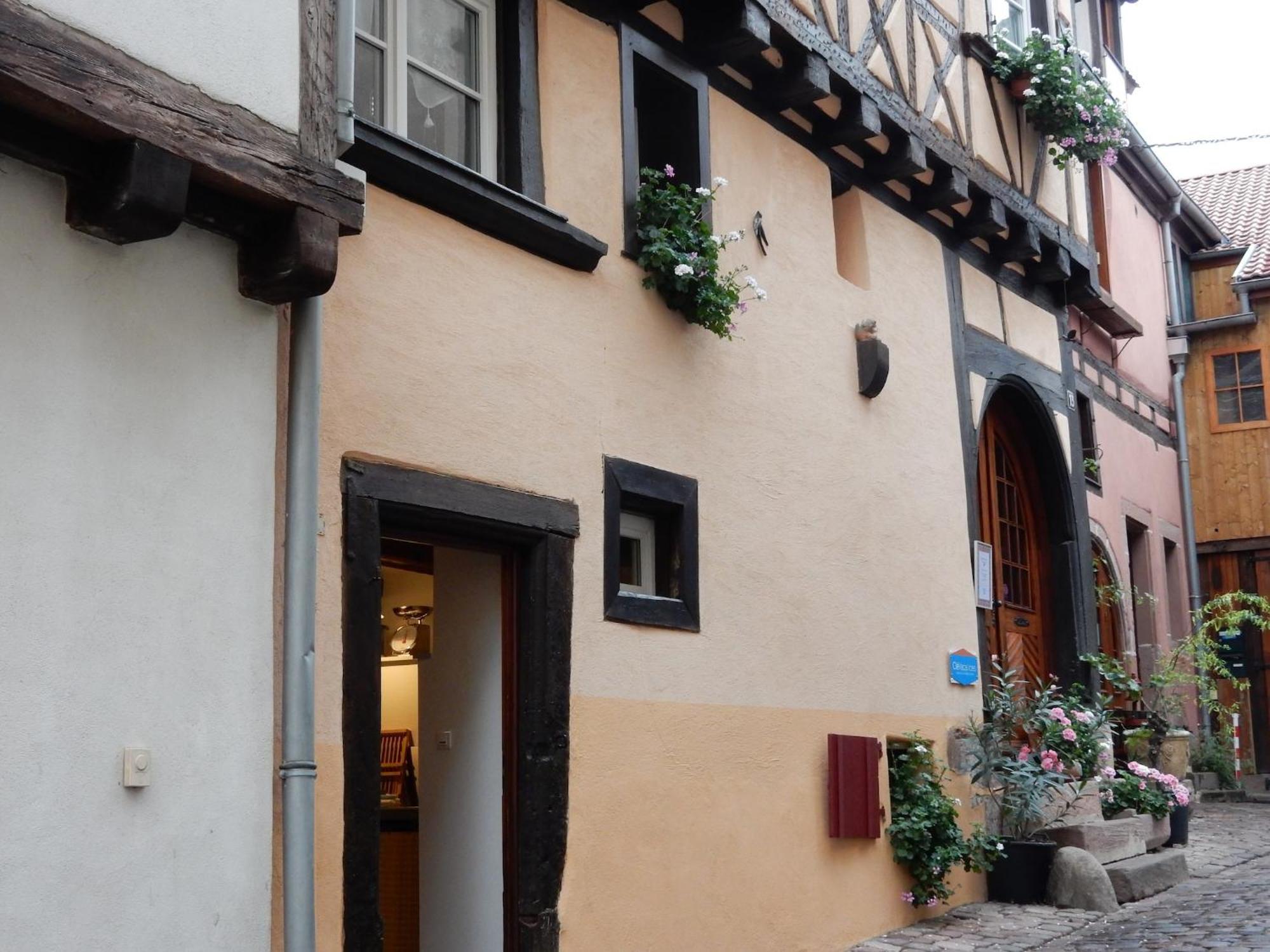 An Apartment In A 17Th Century Wine Grower S House Riquewihr Extérieur photo